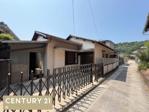 3DK house in Wakayama, Wakayama - Photo 1
