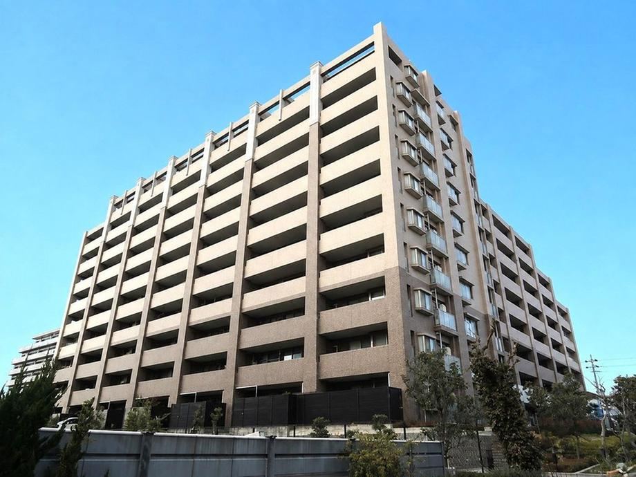 3LDK apartment in Hirakata, Osaka - Photo 1