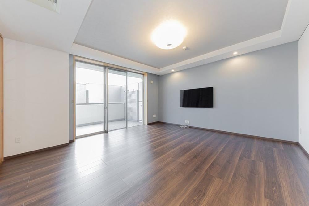 3LDK apartment in Nishinomiya, Hyogo - Photo 1