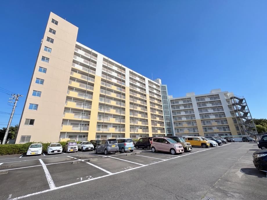 2LDK apartment in Totsuka Ward, Yokohama, Kanagawa - Photo 1