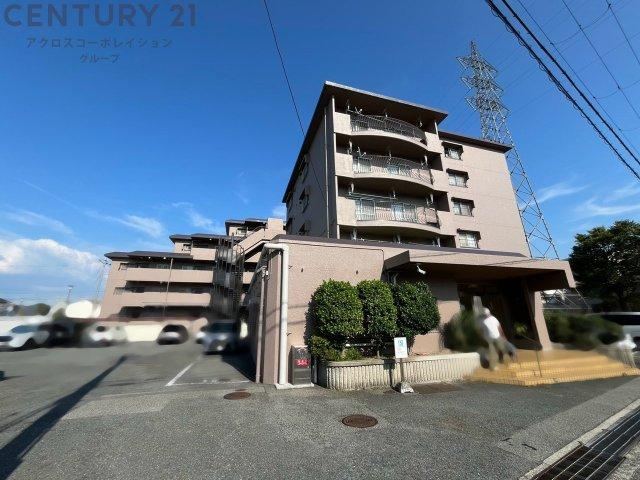 2LDK apartment in Takarazuka, Hyogo - Photo 1