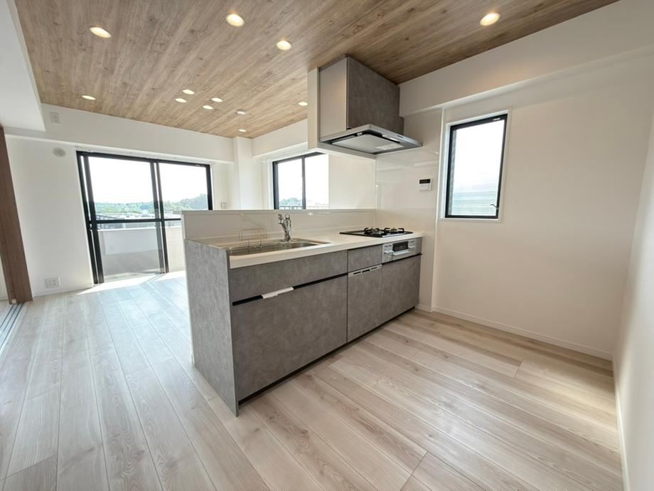 3LDK apartment in Konan Ward, Yokohama, Kanagawa - Photo 1