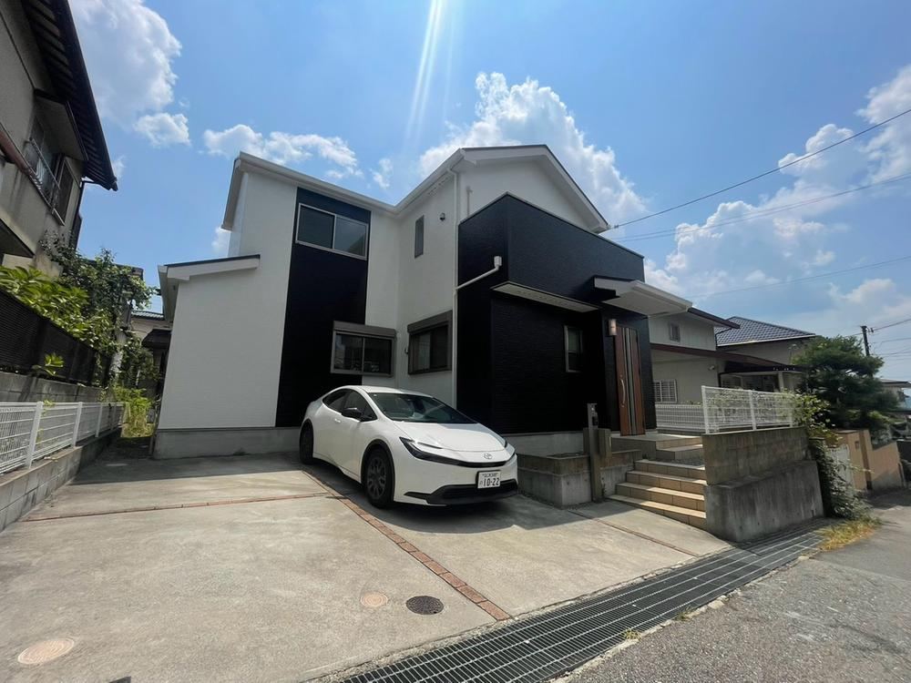 4LDK house in Kita Ward, Kobe, Hyogo - Photo 1