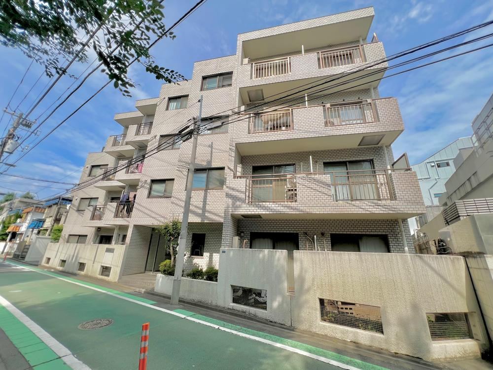 1DK apartment in Shinjuku Ward, Tokyo - Photo 1