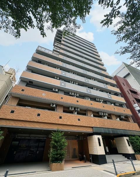 2LDK apartment in Minato Ward, Tokyo - Photo 1