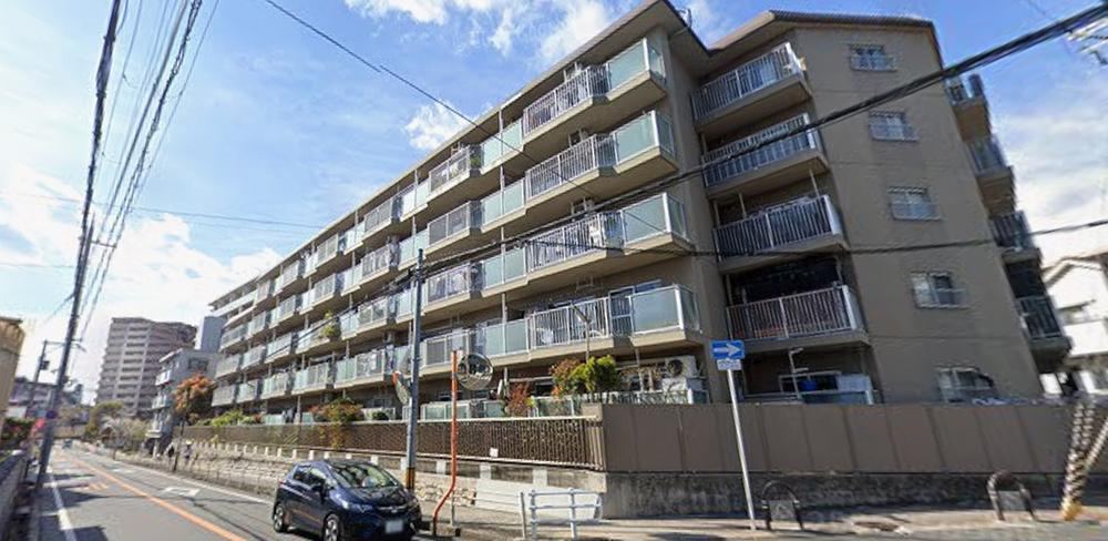 4LDK apartment in Suita, Osaka - Photo 1
