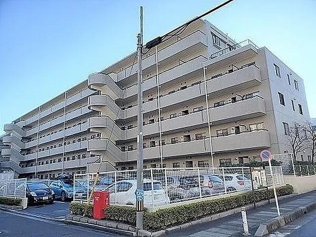 3LDK apartment in Minami Ward, Saitama - Photo 1