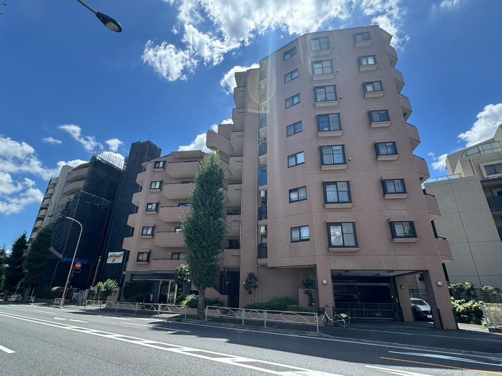3LDK apartment in Fuchu, Tokyo - Photo 1