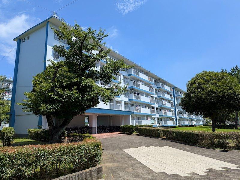 2LDK apartment in Misato, Saitama - Photo 1