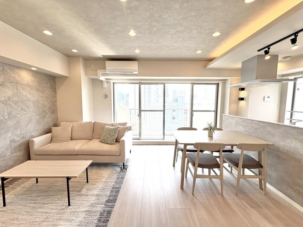 3LDK apartment in Shinjuku Ward, Tokyo - Photo 1