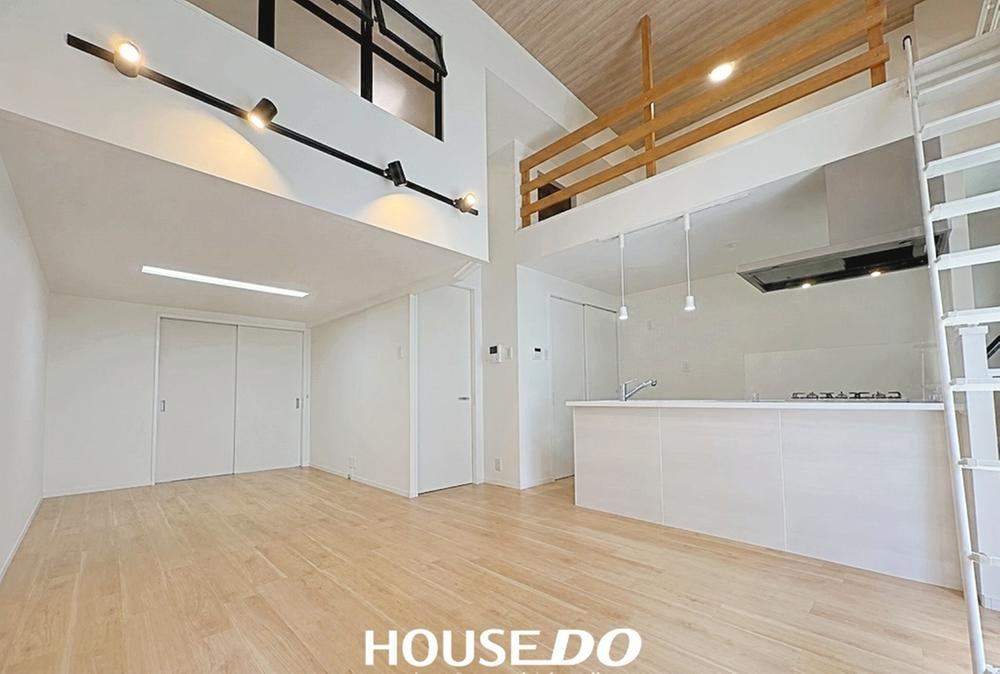3LDK apartment in Toyonaka, Osaka - Photo 1