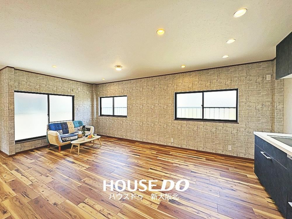 4LDK+S house in Suita, Osaka - Photo 1