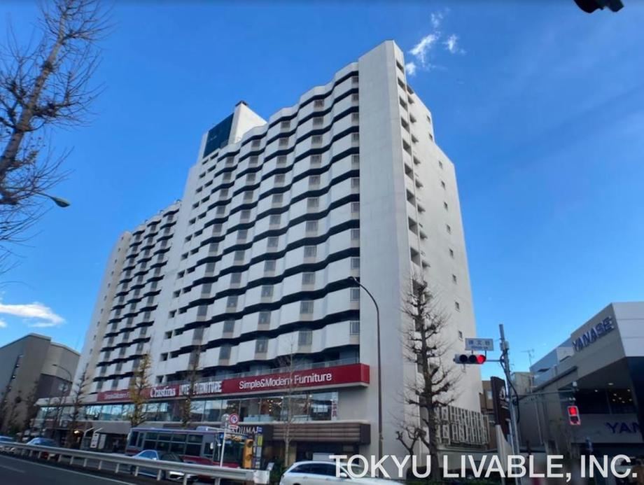 3LDK apartment in Meguro Ward, Tokyo - Photo 1