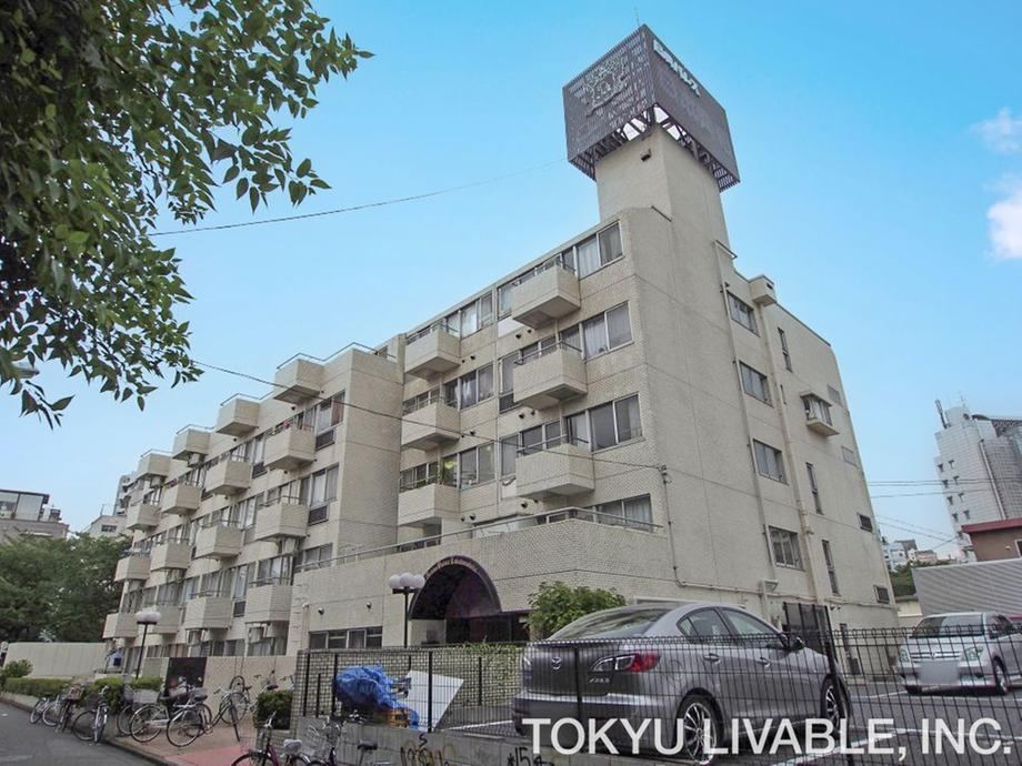 1LDK apartment in Shinjuku Ward, Tokyo - Photo 1