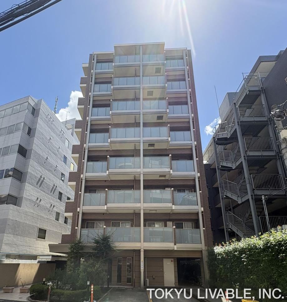 2LDK apartment in Meguro Ward, Tokyo - Photo 1