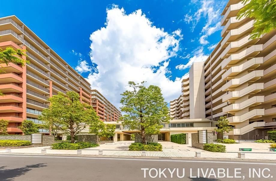 2LDK apartment in Tsuzuki Ward, Yokohama, Kanagawa - Photo 1