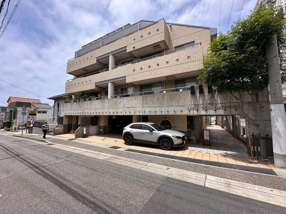3LDK apartment in Tarumi Ward, Kobe, Hyogo - Photo 1