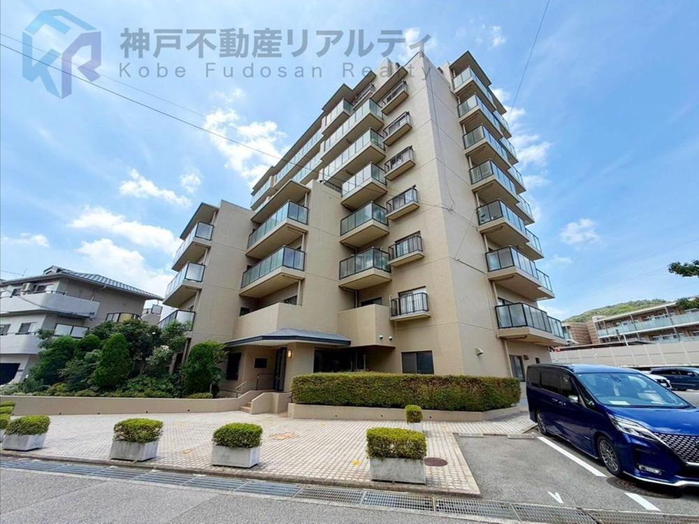 4LDK apartment in Takarazuka, Hyogo - Photo 1