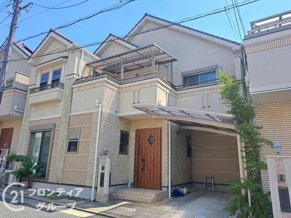 4LDK house in Yao, Osaka - Photo 1