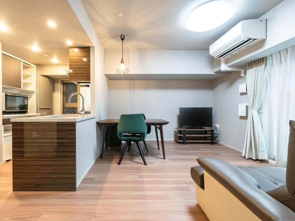 2LDK apartment in Chiyoda Ward, Tokyo - Photo 1