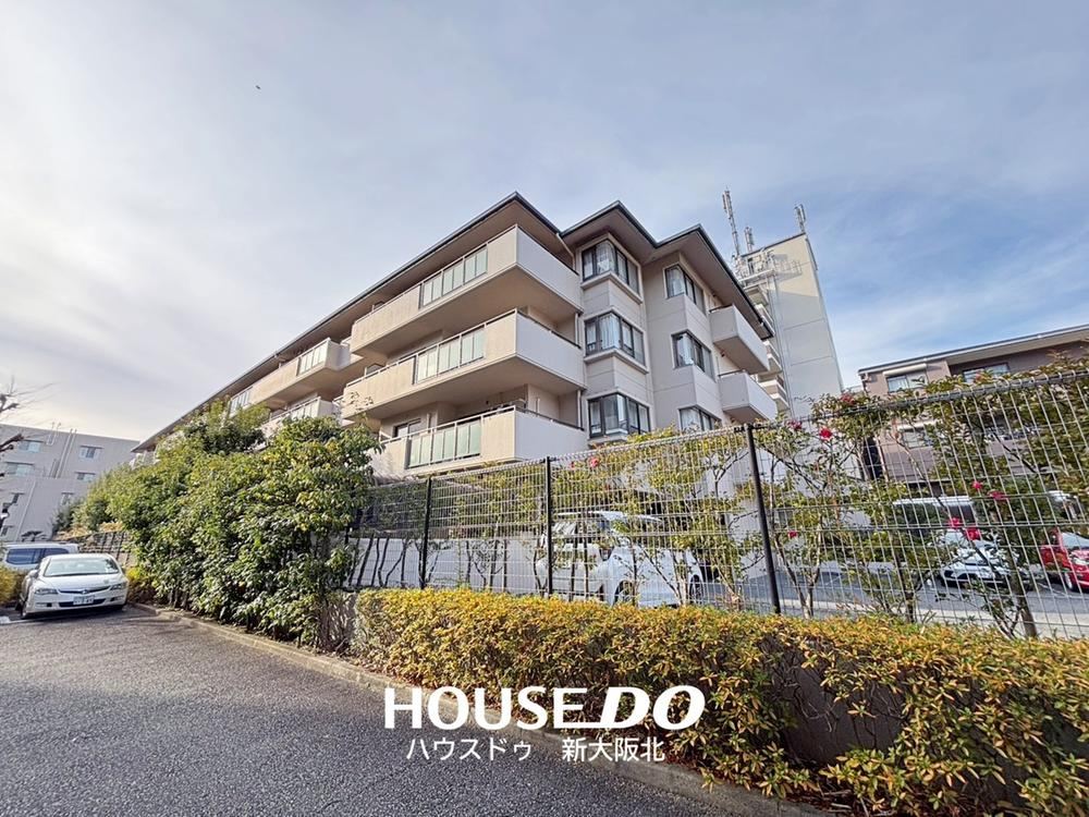 4LDK apartment in Suita, Osaka - Photo 1
