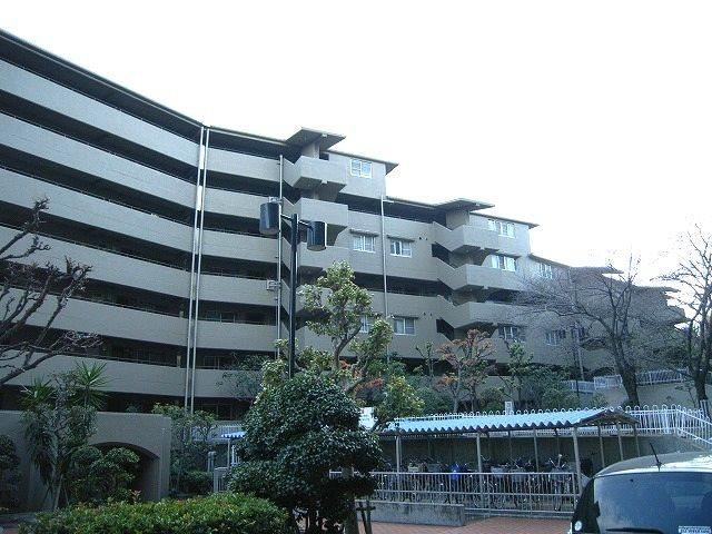 4LDK apartment in Suita, Osaka - Photo 1