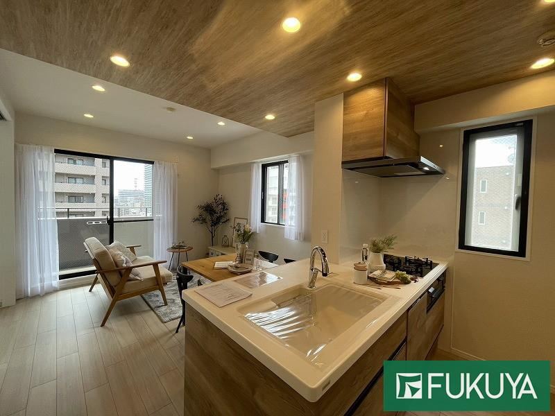 3LDK apartment in Chuo Ward, Kobe, Hyogo - Photo 1