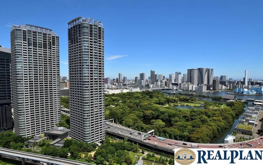 2LDK apartment in Minato Ward, Tokyo - Photo 1