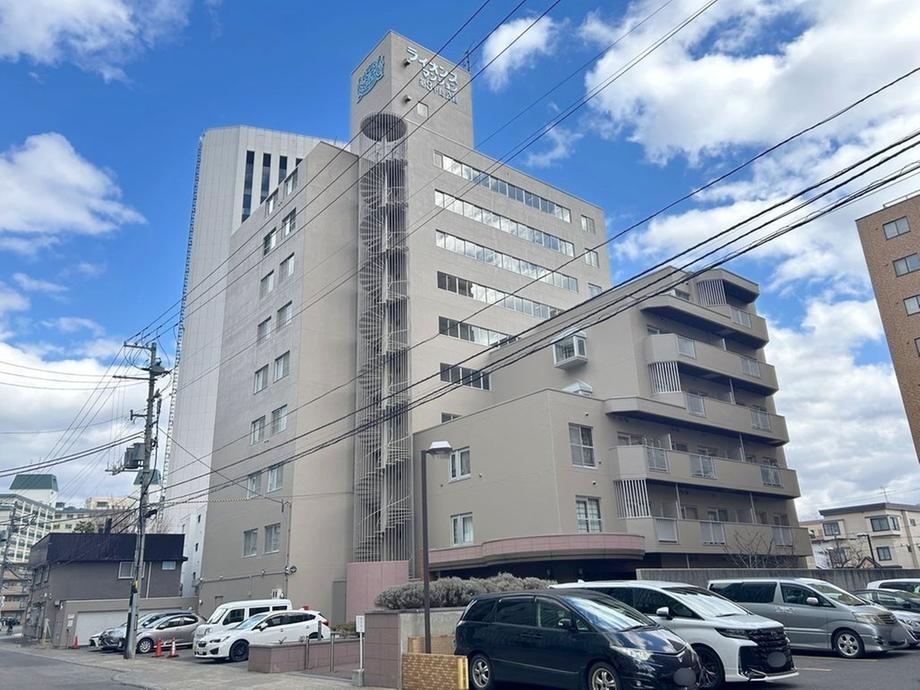 1LDK+S apartment in Chuo Ward, Sapporo, Hokkaido - Photo 1
