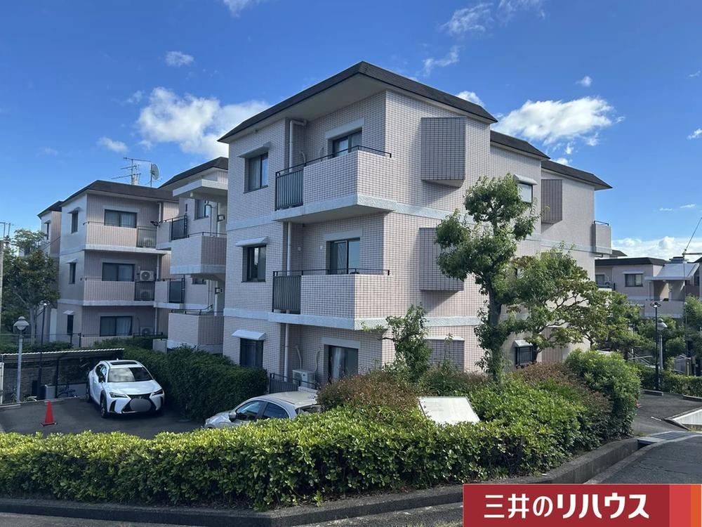 4LDK apartment in Ikeda, Osaka - Photo 1