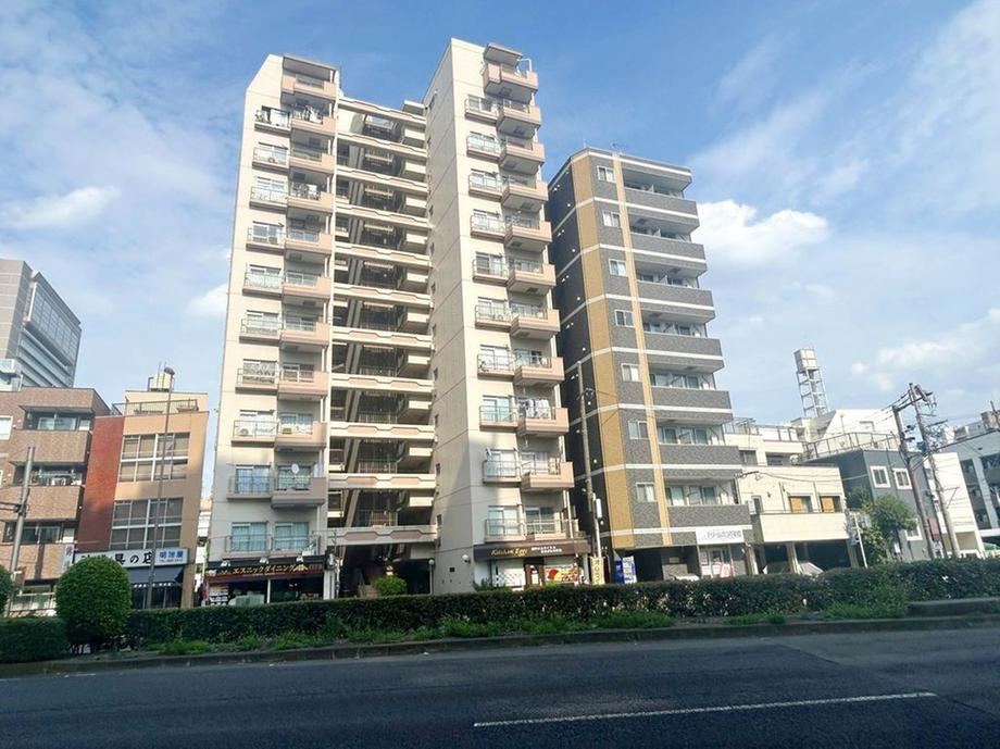 2DK apartment in Adachi Ward, Tokyo - Photo 1