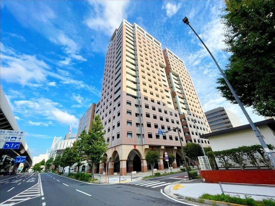 3LDK apartment in Naka Ward, Yokohama, Kanagawa - Photo 1