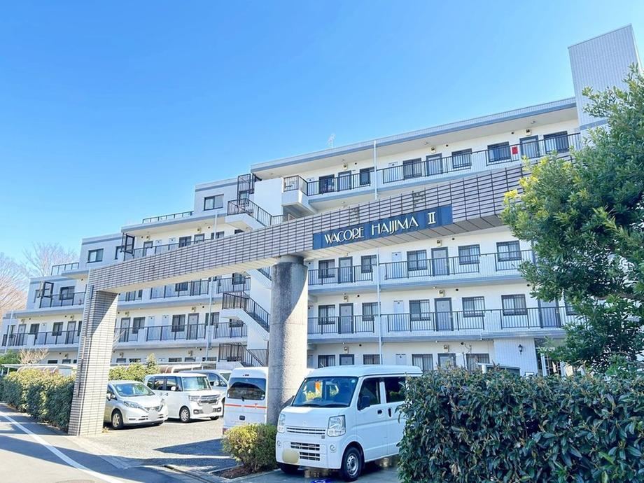2LDK apartment in Fussa, Tokyo - Photo 1