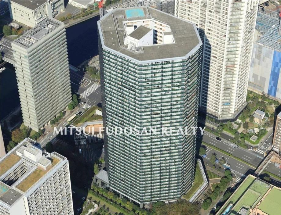 2LDK apartment in Minato Ward, Tokyo - Photo 1