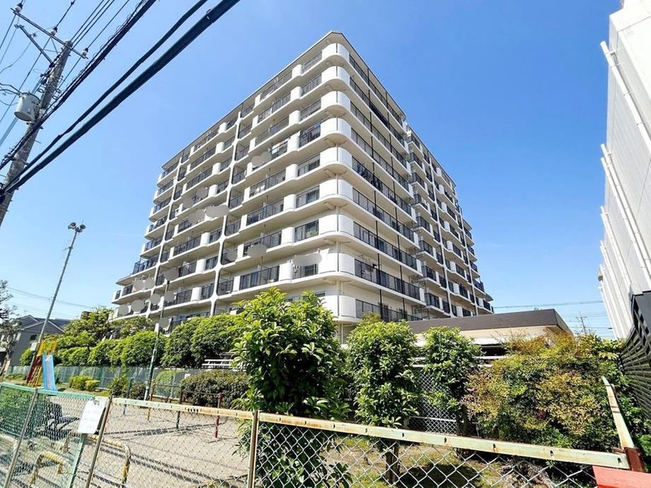 3LDK apartment in Fuchu, Tokyo - Photo 1