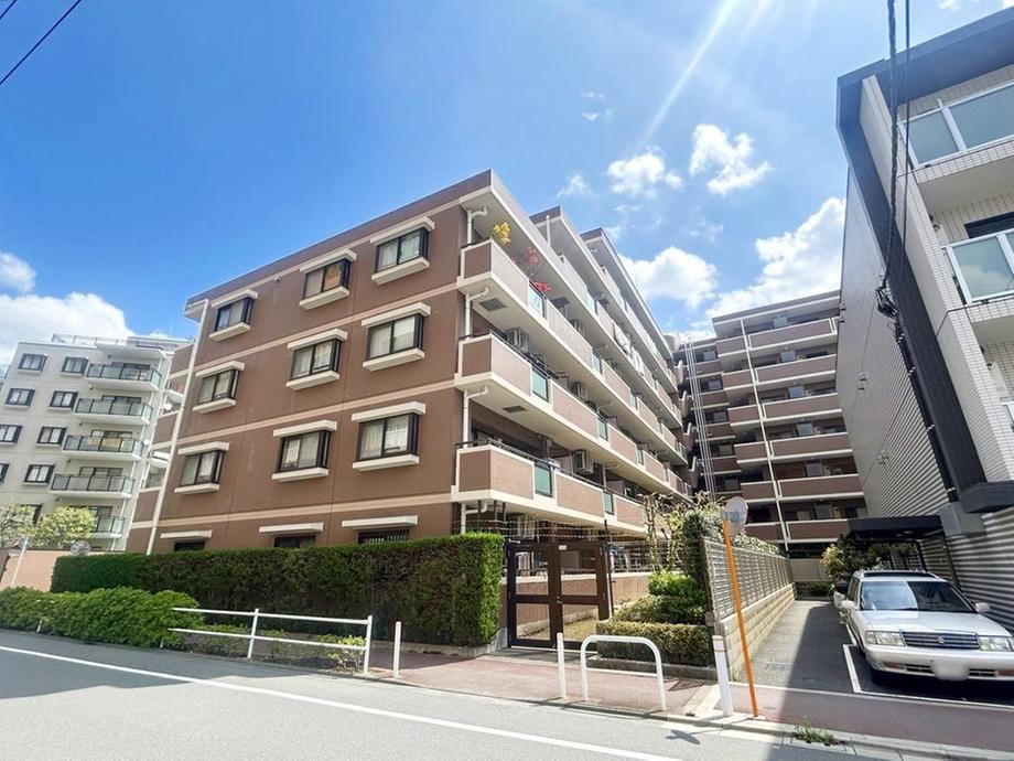 3LDK apartment in Itabashi Ward, Tokyo - Photo 1