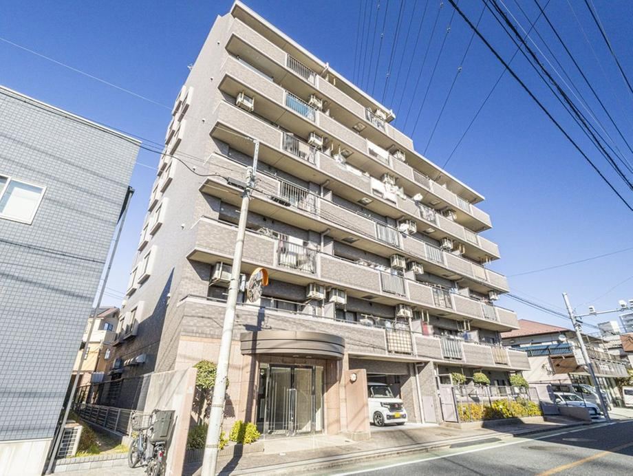 2LDK+S apartment in Adachi Ward, Tokyo - Photo 1