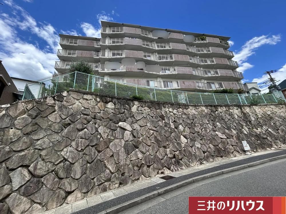 3LDK apartment in Nada Ward, Kobe, Hyogo - Photo 1