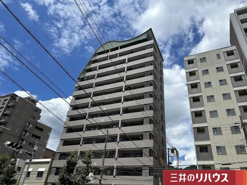 2LDK apartment in Chuo Ward, Kobe, Hyogo - Photo 1