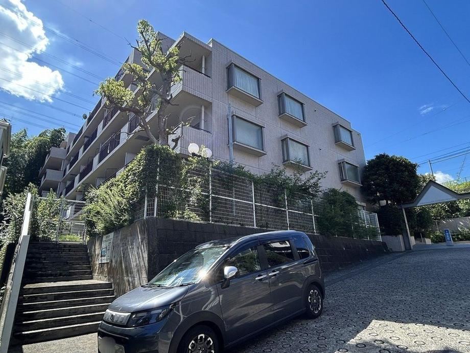 2LDK+S apartment in Konan Ward, Yokohama, Kanagawa - Photo 1