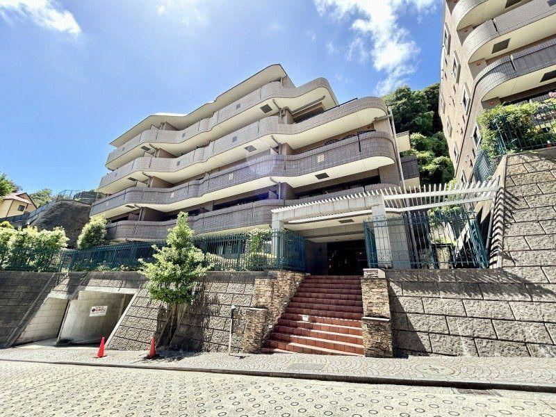 3LDK apartment in Isogo Ward, Yokohama, Kanagawa - Photo 1