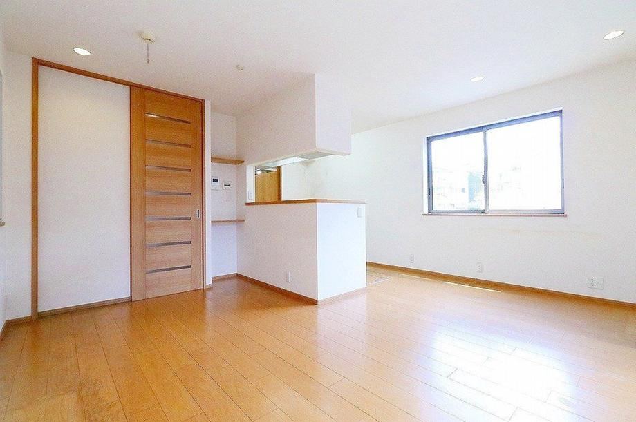 5LDK house in Nishiyodogawa Ward, Osaka - Photo 1