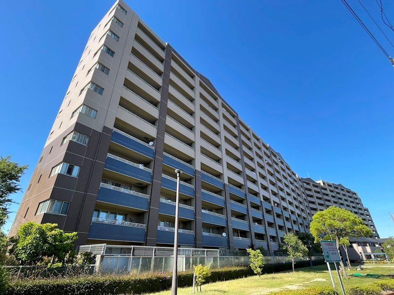 4LDK apartment in Inazawa, Aichi - Photo 1