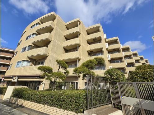 3LDK apartment in Fujisawa, Kanagawa - Photo 1