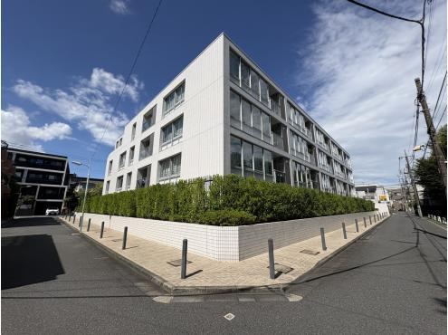 1LDK apartment in Shinagawa Ward, Tokyo - Photo 1