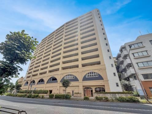 3LDK apartment in Kanagawa Ward, Yokohama, Kanagawa - Photo 1
