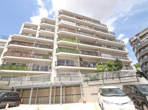 1LDK apartment in Shinjuku Ward, Tokyo - Photo 1
