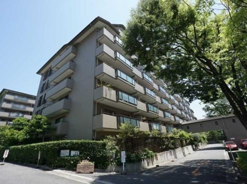 6LDK apartment in Nishinomiya, Hyogo - Photo 1