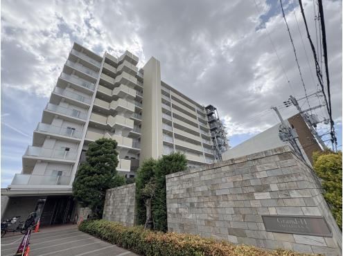 3LDK apartment in Toyonaka, Osaka - Photo 1