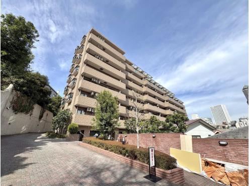 3LDK apartment in Minato Ward, Tokyo - Photo 1